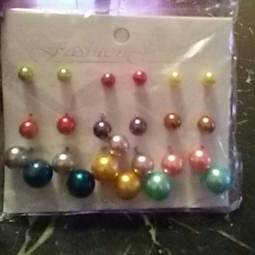 12 Pairs of Colorful Pearls Studs